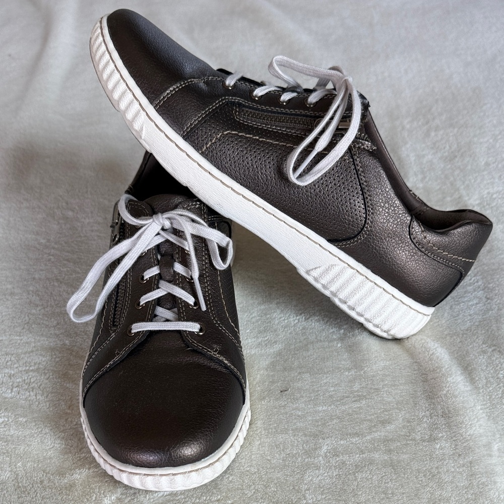 Clarks Dark Brown/Bronze  Sneakers with White Soles
